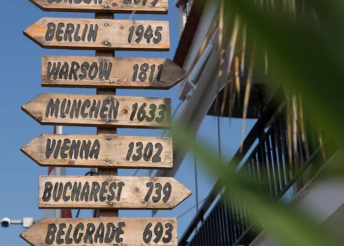 阿塞玛瑞斯公寓 *